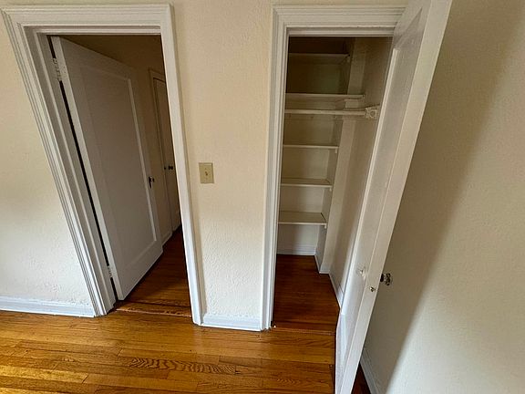 4th image of 2733 Netherland Ave #4G