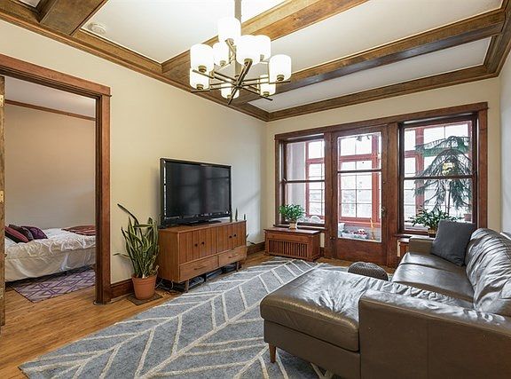 5th image of 5411 S Hyde Park Blvd APT 2N