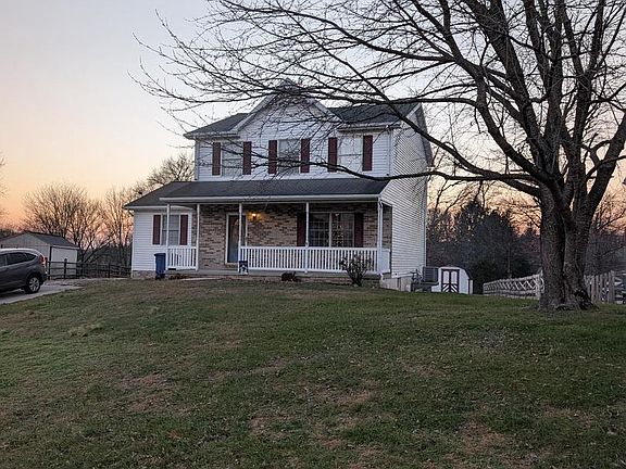 3rd image of 15 Yorktowne Ct