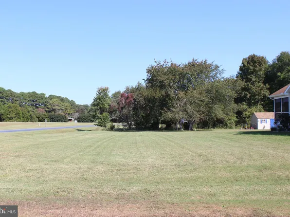 4 Dreadnaught Dr, Greenbackville, VA 23356