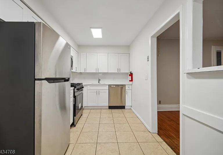 102 2nd St — Photo 7