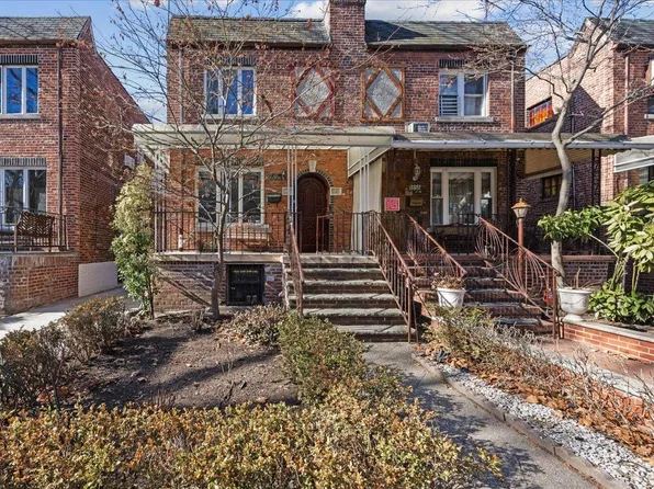 1858 East 29th St, Brooklyn, NY 11229