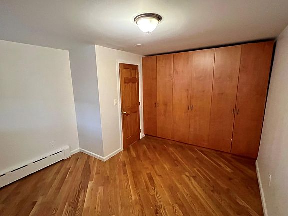 3rd image of 290 Bay 20th St Floor 1