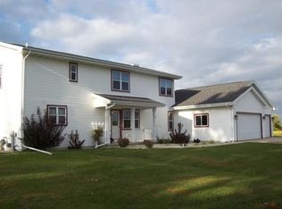 101 Orville Ln, Fox Lake, WI 53933