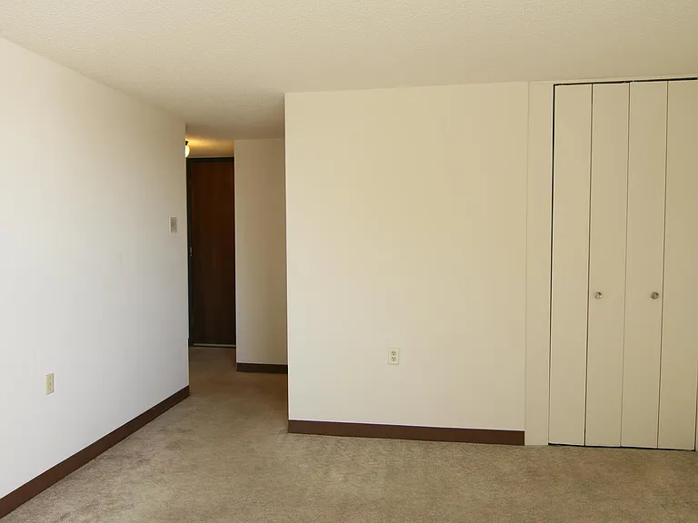 Skyrise Apartments — Photo 27