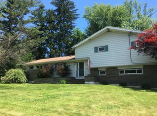 858 Warner Rd, Niskayuna, NY 12309