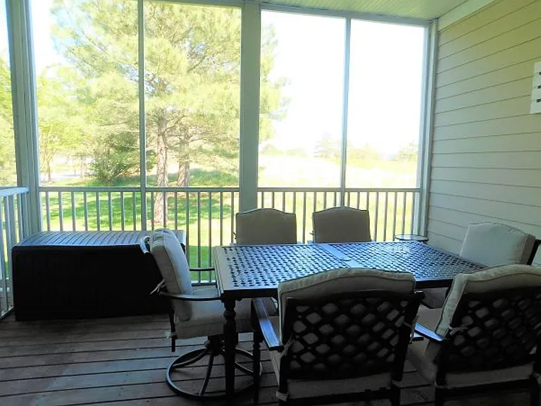 Screened-In Porch
