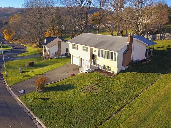 2nd image of 824 Madeline Dr