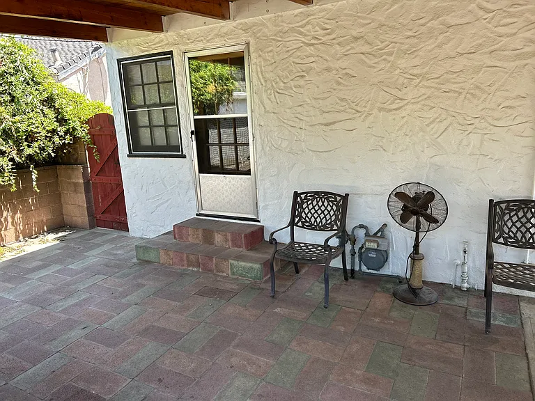 909 S Pleasant Ave — Photo 5