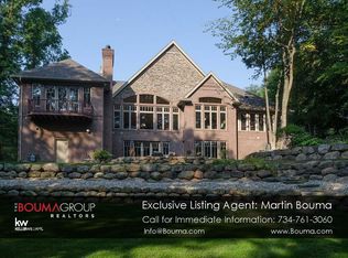 49536 Hollywood Dr, Canton, MI 48187