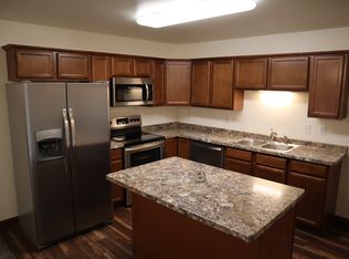 104 Gardens Ct #20, Farley, IA 52046