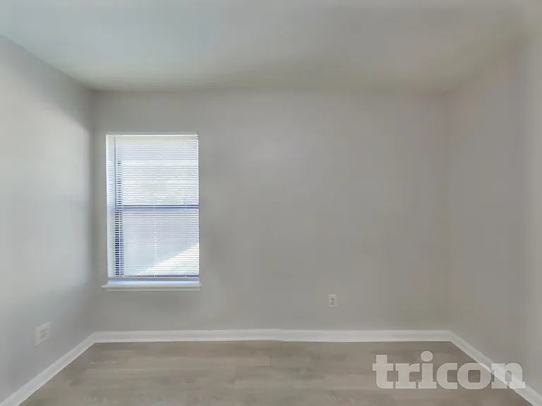 1313 Independence Dr — Photo 12