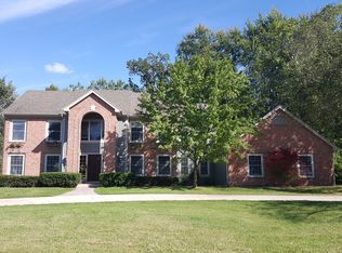 2001 Sycamore Hills Dr, Fort Wayne, IN 46814