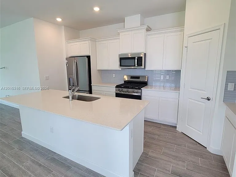 1689 Whistlegrass Ln — Photo 7