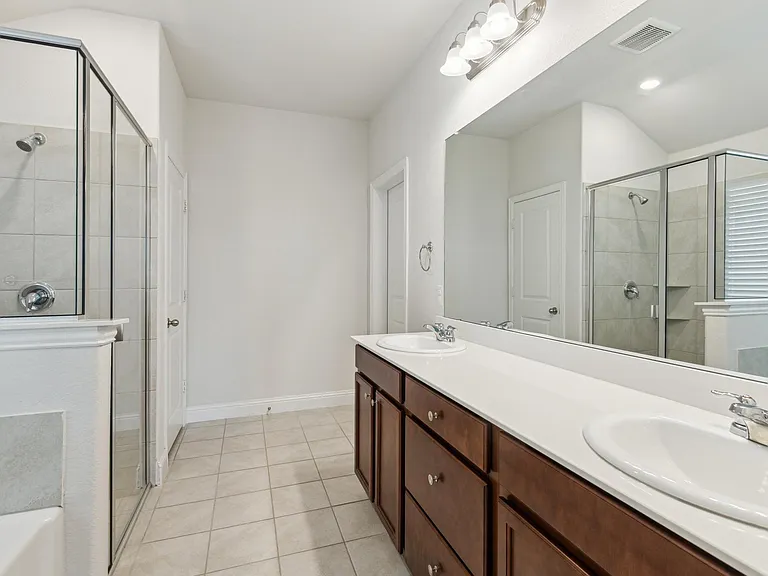 223 Headwater Dr — Photo 16