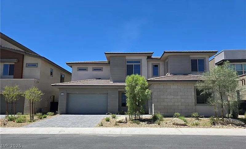 5 bed, 5.5 bath, 4650 sqft, $8,900 — Photo 2
