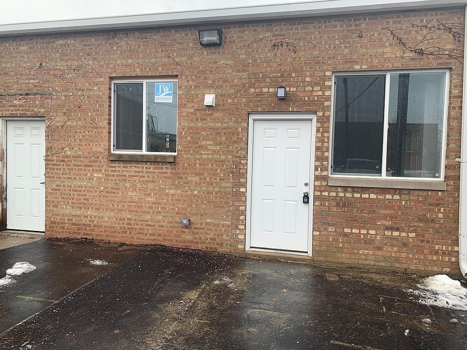 1st image of 3923 W 95th St