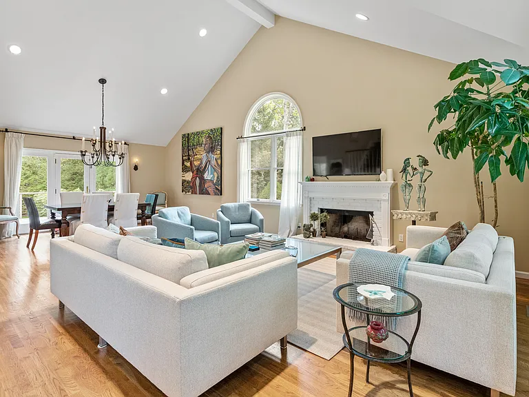 64 Woodruff Ln — Photo 6