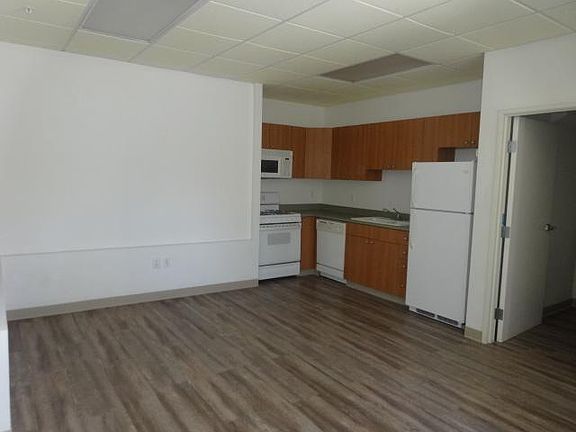 2nd image of 517 W Harvard Blvd