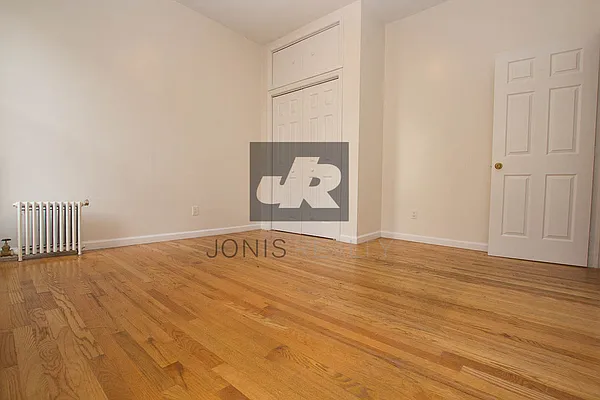 Rented by Jonis Realty | media 8
