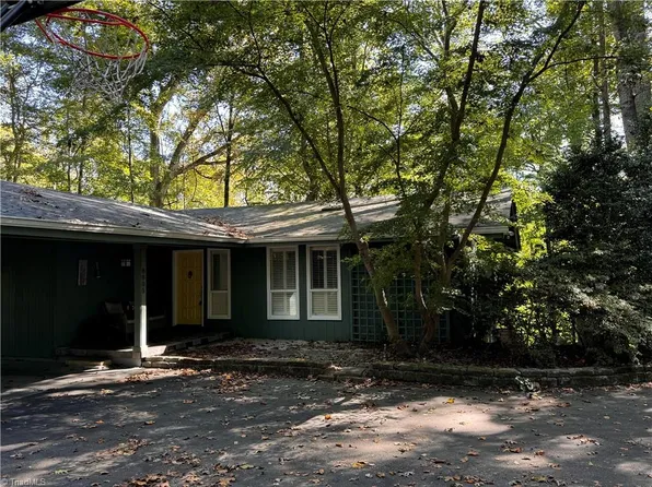 8805 Belhaven Ct, Lewisville, NC 27023