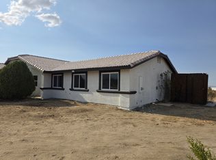 5726 La Mesa Rd, Phelan, CA 92371