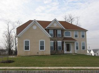 1992 Roy Ln, Easton, PA 18040