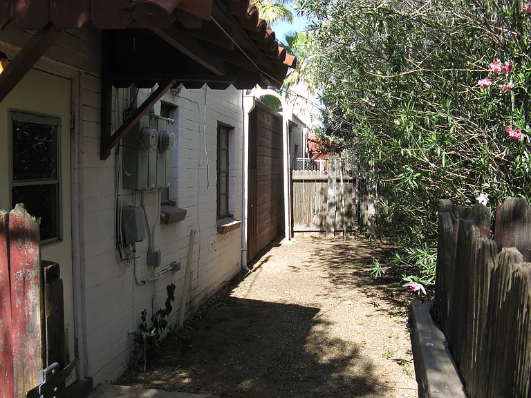1220 N Jones Blvd #1 — Photo 4