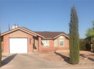 240 Crocker Dr, Horizon City, TX 79928