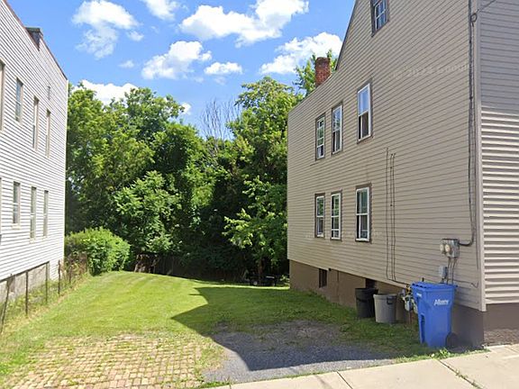 3rd image of 26 Sloan St Floor 2