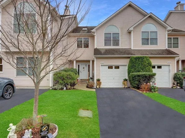 2104 Cedar Path #2104, Riverhead, NY 11901