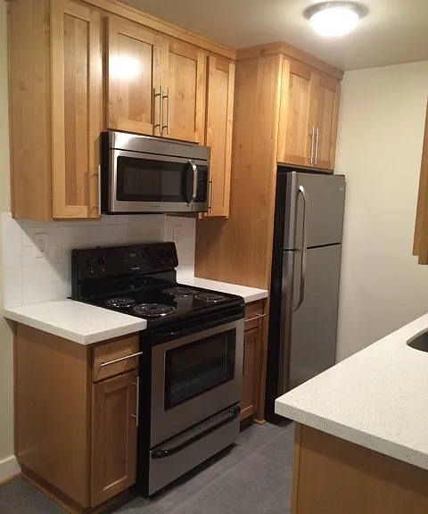 Lombardy Apartments — Photo 29