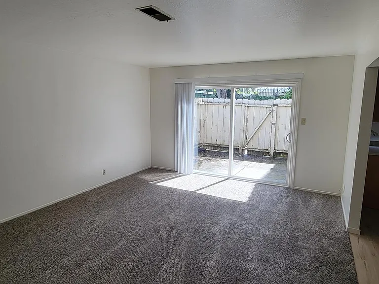 615 Pope Dr #A — Photo 3