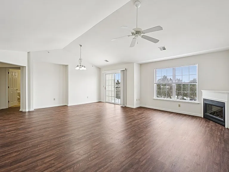 Spring Creek Apartments — Photo 161