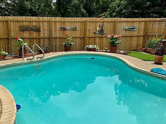 5th image of 1702 Brogan Dr