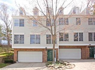 107 Cliffside Commons Dr #107, Rocky River, OH 44116