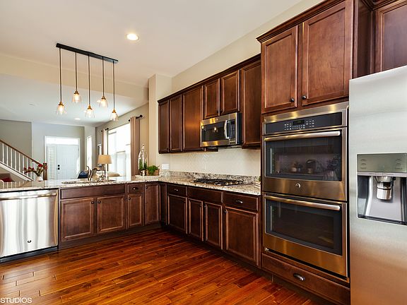 5th image of 27W159 Breme Dr E