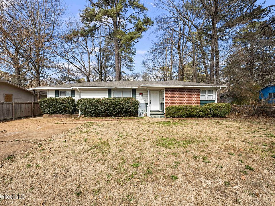 1st image of 920 Woody Dr