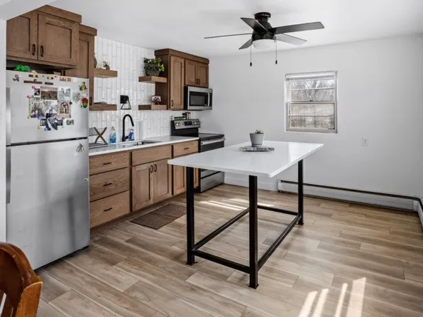 2501 9th St N APT 3, Fargo, ND 58102