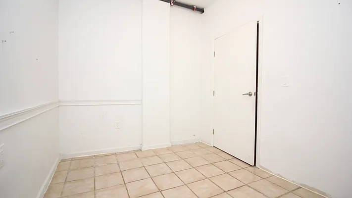 Rented by Nooklyn NYC LLC | media 18