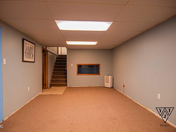 3rd image of 2043 Greenfield Ave SW