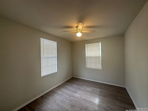5th image of 435 CANTRELL DR