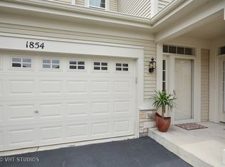 1854 Foxridge Ct, Aurora, IL 60502