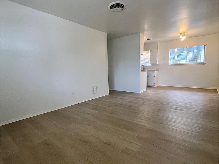 6005 Cameron Rd #A — Photo 4