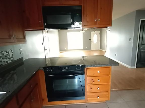 5th image of 1437 Hesperia Cir