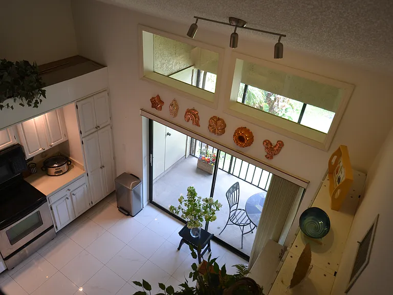 112 Lindsay Ln — Photo 23