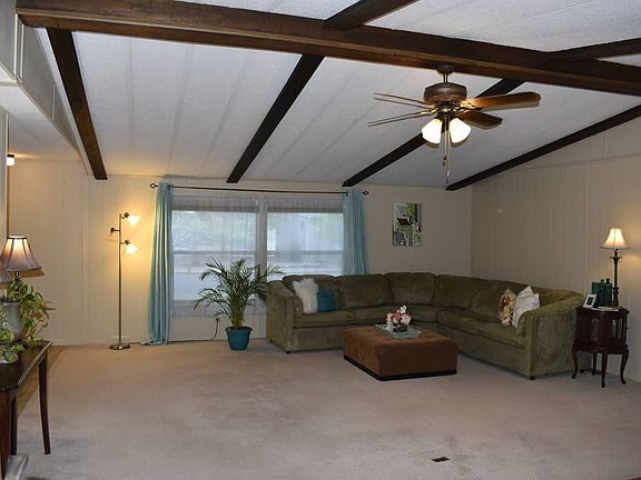 3rd image of 112 Birch Dr S