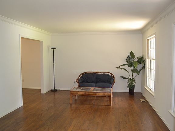 4th image of 1059 Port Diane Dr