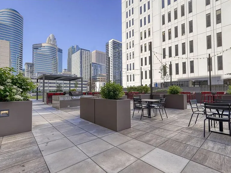 121 Washington Ave S #404 — Photo 24