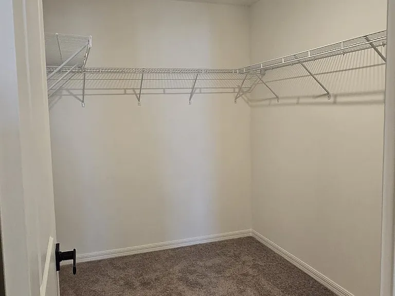 748 Overpool Ave — Photo 12